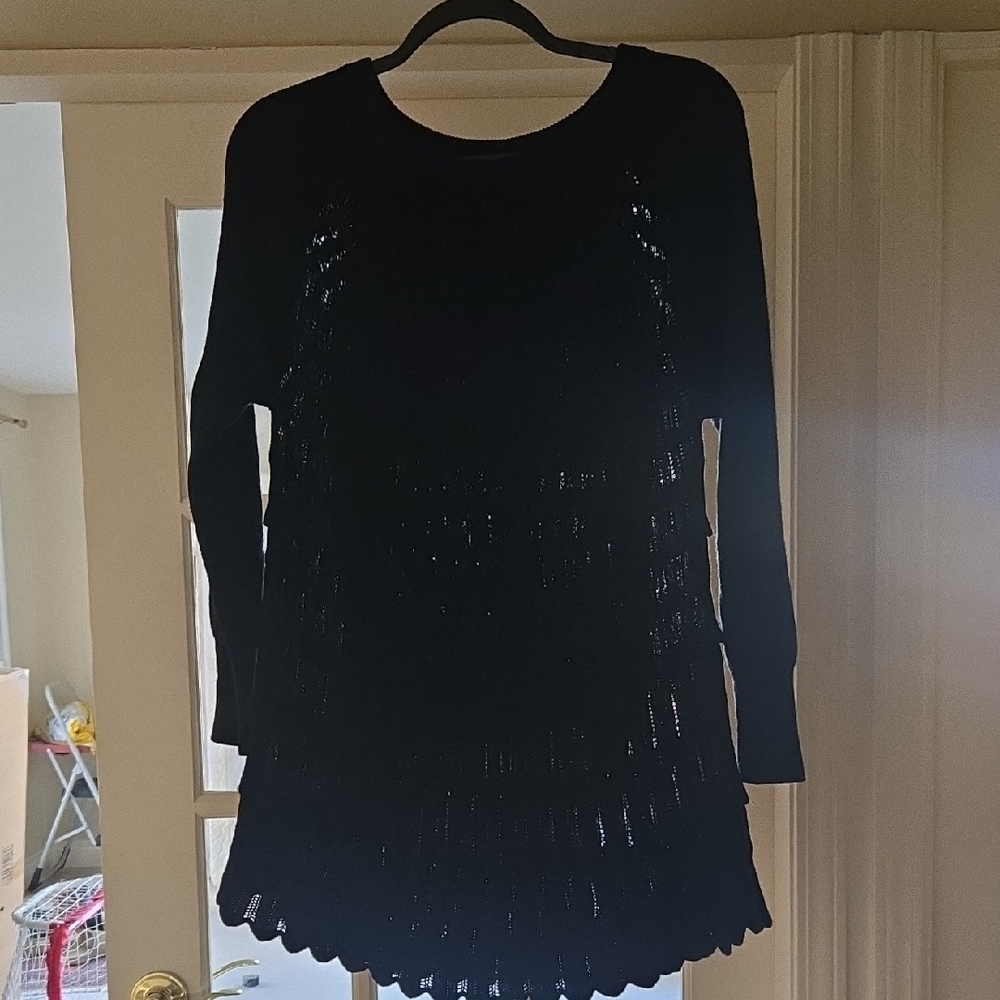 Chic Black Women's Crew Neck Sweater